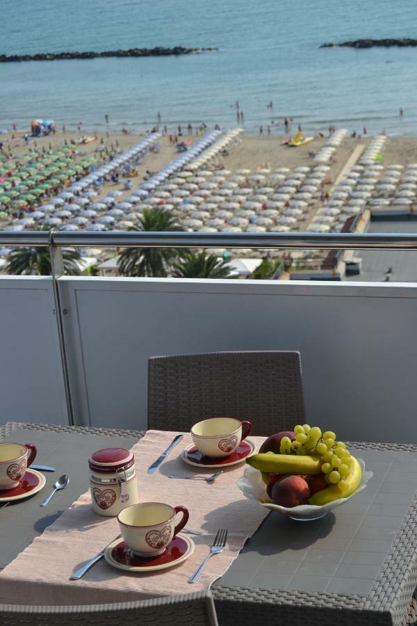 Fronte Mare Panoramico San Benedetto Διαμέρισμα Σαν Μπενεντέτο ντελ Τρόντο Εξωτερικό φωτογραφία