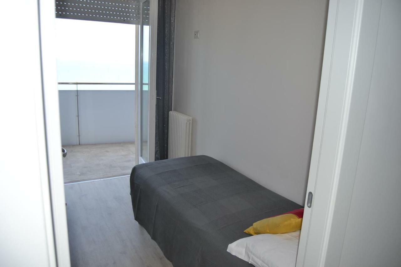 Fronte Mare Panoramico San Benedetto Διαμέρισμα Σαν Μπενεντέτο ντελ Τρόντο Εξωτερικό φωτογραφία
